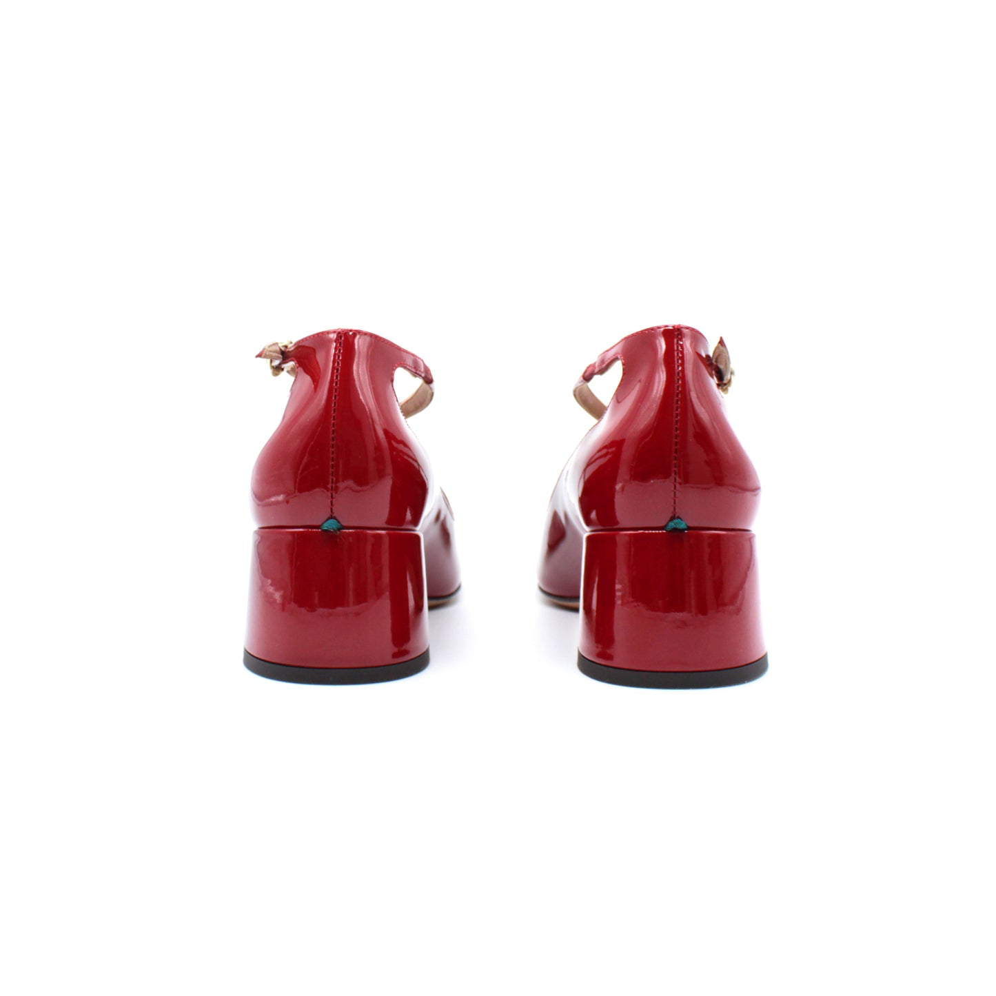 Pump Two for Love in garnet-colored patent leather