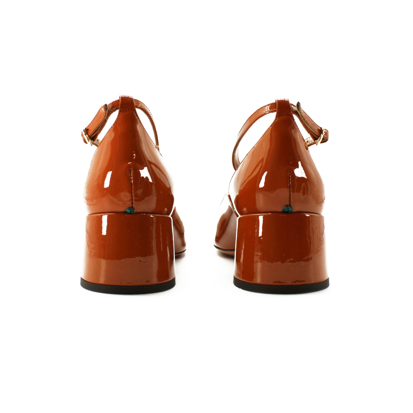 T-strap in vernice color cotto
