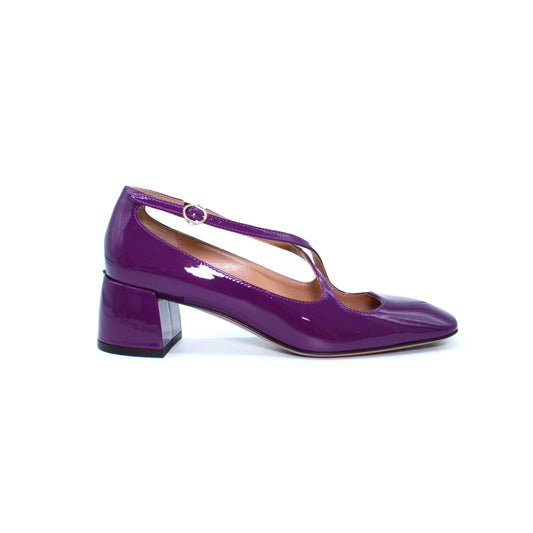 Pump Two for Love in purple patent leather