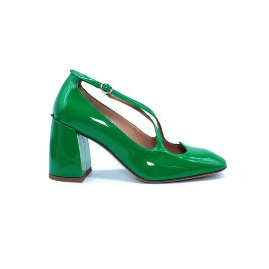 Pump Two for Love in clover-colored patent leather