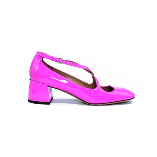 Pump Two for Love in fuchsia-colored patent leather