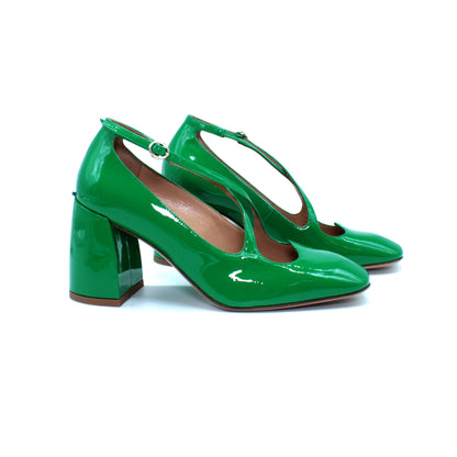 Pump Two for Love in clover-colored patent leather