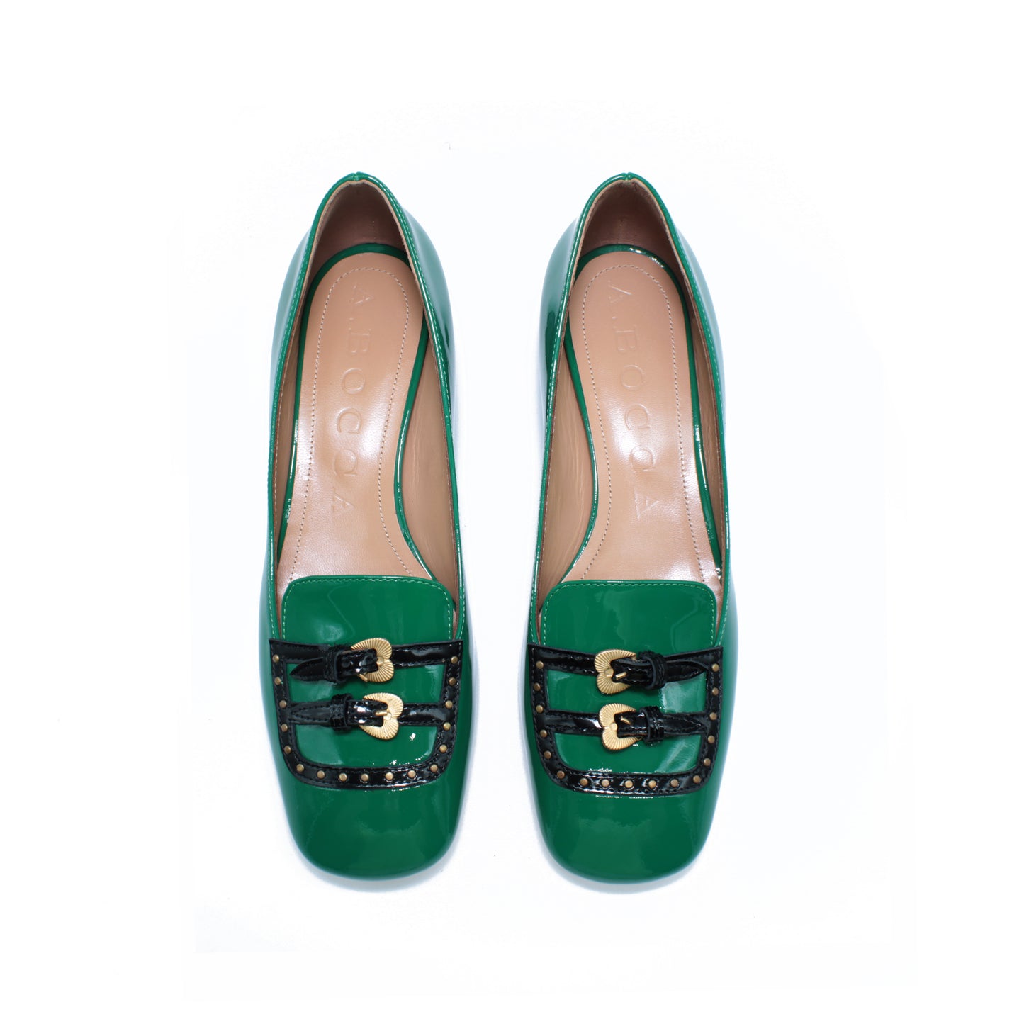 Moccasin in forest-colored patent leather